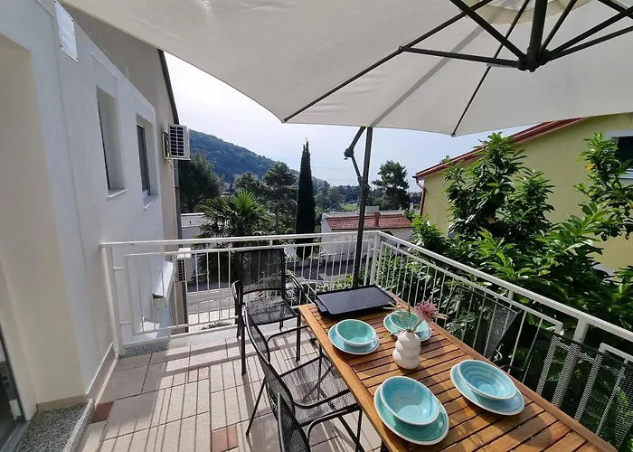 Apartment Penthouse Draga Sky In With Free Parking, One Balcony And One Terrace Mošćenička Draga