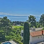 Daire Penthouse Draga Sky In With Free Parking, One Balcony And One Terrace *